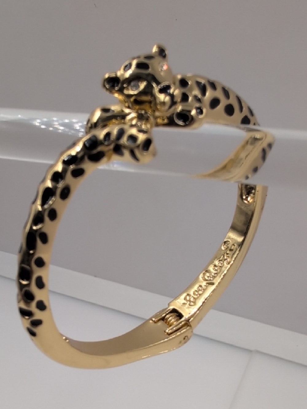 Lilly Pulitzer NWOT Gold-tone Leopard Cuff Bracelet with Black Spots - Picture 4 of 6